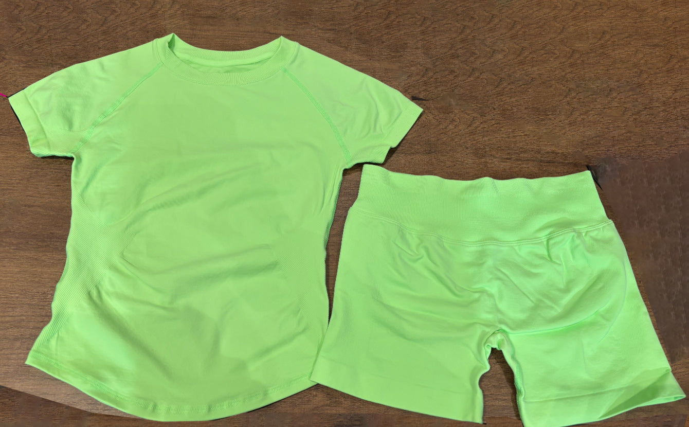 Women's New Regular Shoulder Short Sleeve Sports Set Yoga Fitness Running Top and Shorts