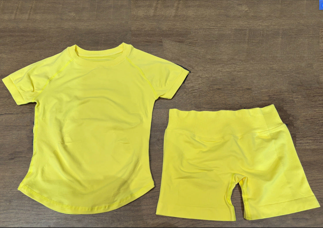 Women's New Regular Shoulder Short Sleeve Sports Set Yoga Fitness Running Top and Shorts