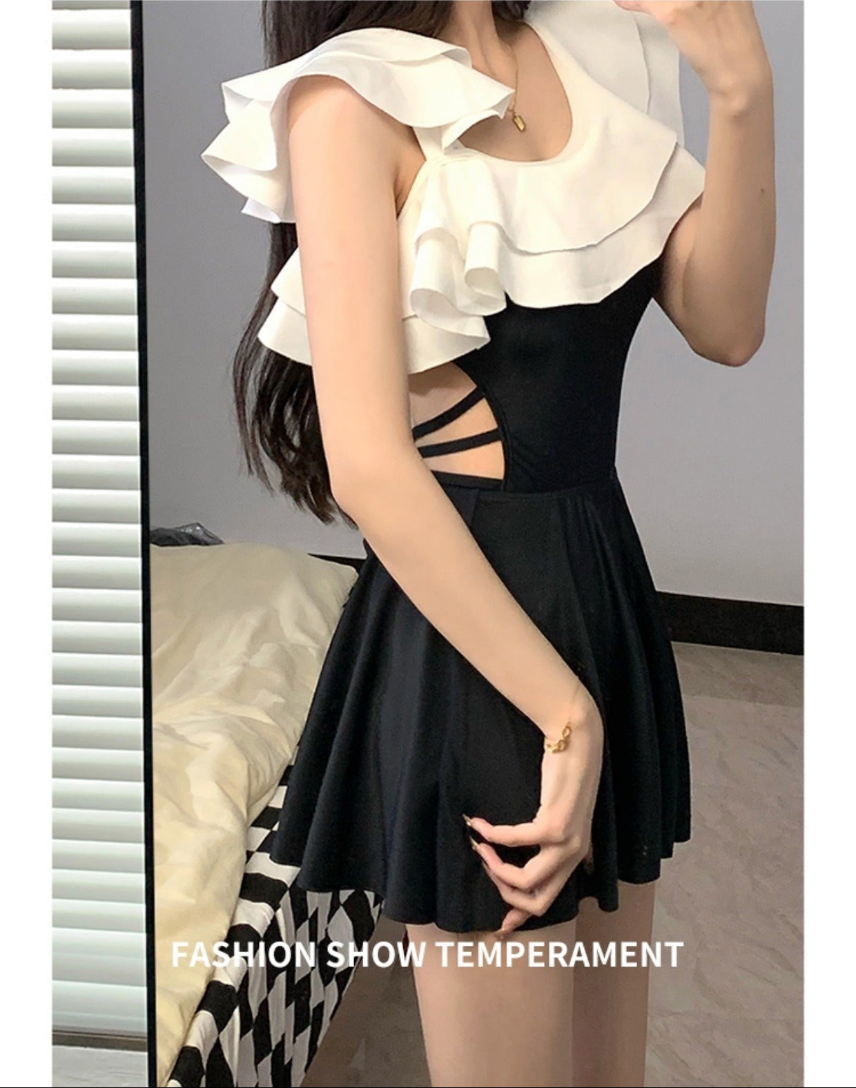 Hot selling new  2 pieces swimsuit female cover belly show thin hot spring swimsuit skirt type black and white swimsuit