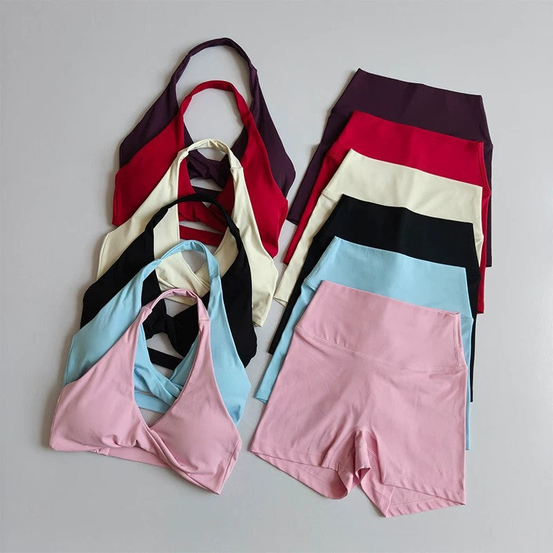Sexy Yoga Set, Skin-friendly & Breathable Backless Halter Sports Crop Top & Slim-fit Shorts, Gym Training Activewear