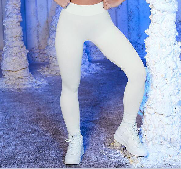 New Sports Seamless Yoga suit women's Quick dry fitness suit set  7 color