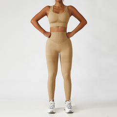 Seamless yoga suit set with high waist, hip lift, shock proof and beautiful back 6 colors